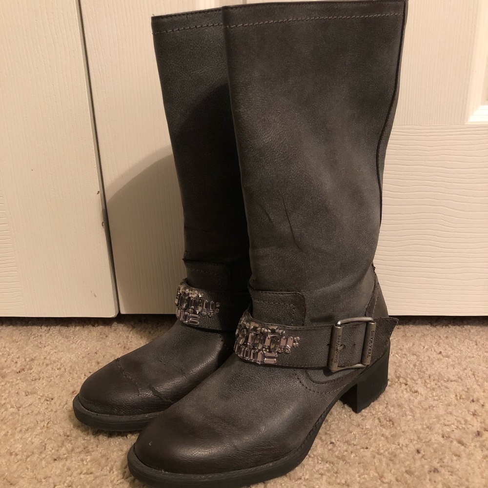 Vera Wang Boots